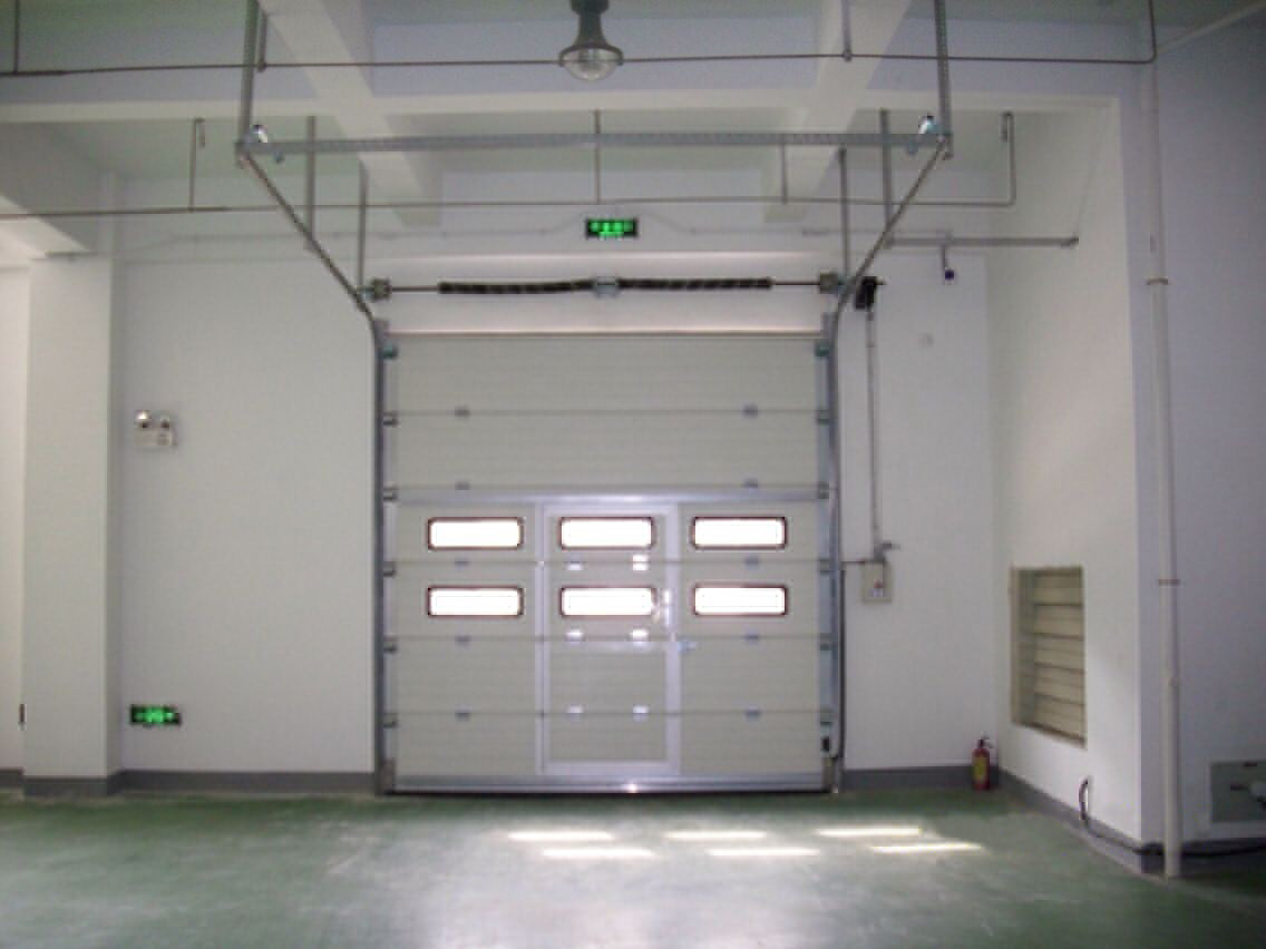    車(chē)間工業(yè)提升門(mén)-廣州奇翔制造，是你稱(chēng)心的選擇!